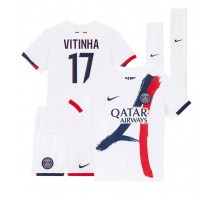 Paris Saint-Germain Vitinha #17 Koszulka Wyjazdowa dzieci 2024-25 Krótki Rękaw (+ krótkie spodenki)